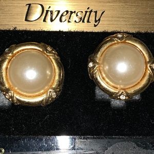 - Round Gold Tone Clip On Earrings